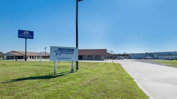Americas Best Value Inn/5 Star Inn Exterior