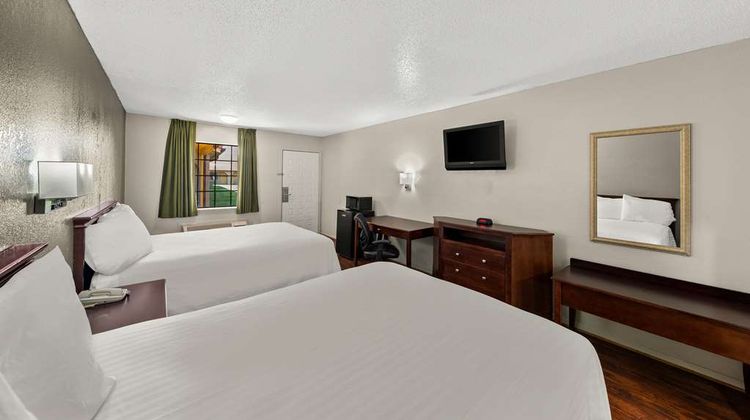 Americas Best Value Inn/5 Star Inn Room