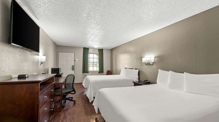 Americas Best Value Inn/5 Star Inn Room