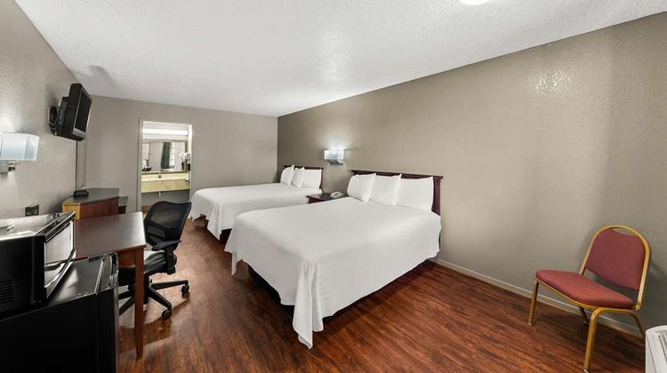 Americas Best Value Inn/5 Star Inn Room