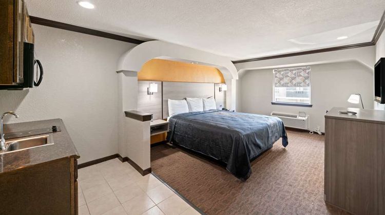 Americas Best Value Inn, Brenham Room