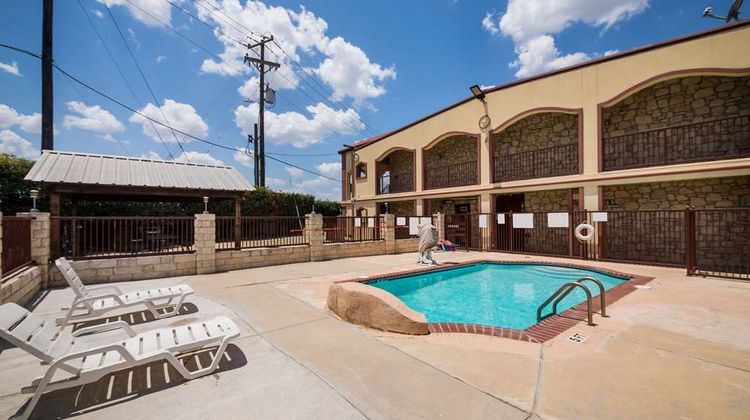 Americas Best Value Inn Pool