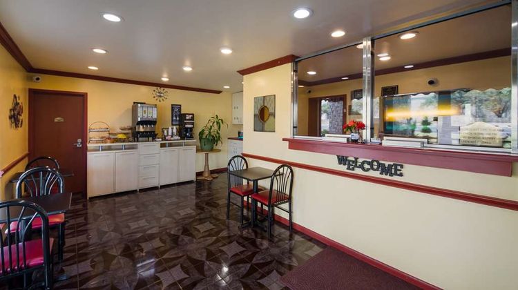 Americas Best Value Inn Lobby