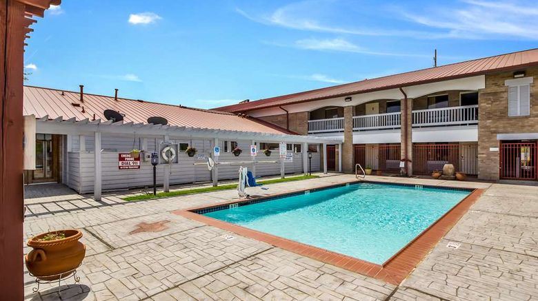 <b>Americas Best Value Inn Columbus Pool</b>. Images powered by <a href="https://iceportal.shijigroup.com/" title="IcePortal" target="_blank">IcePortal</a>.