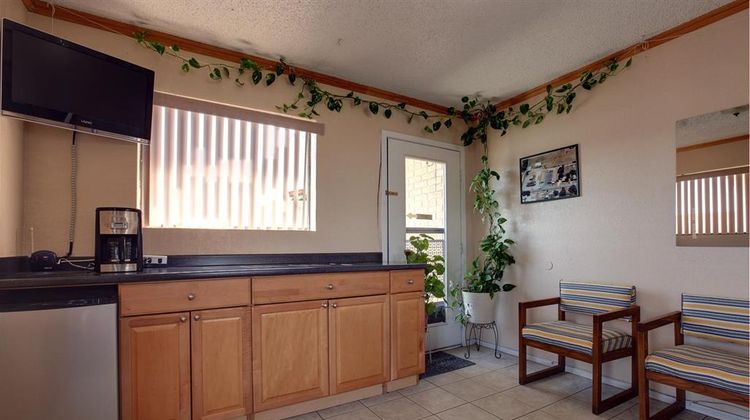 Americas Best Value Inn Lobby