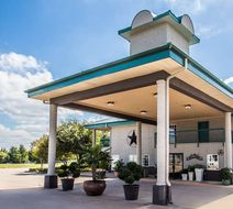 Americas Best Value Inn Exterior