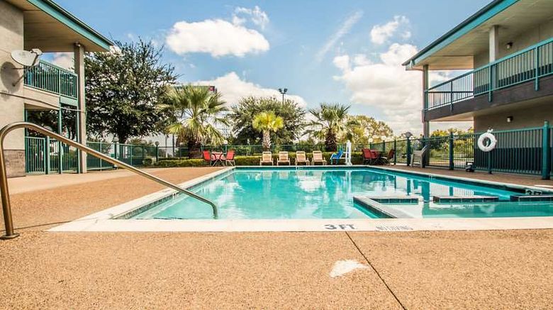 <b>Americas Best Value Inn Pool</b>. Images powered by <a href="https://iceportal.shijigroup.com/" title="IcePortal" target="_blank">IcePortal</a>.