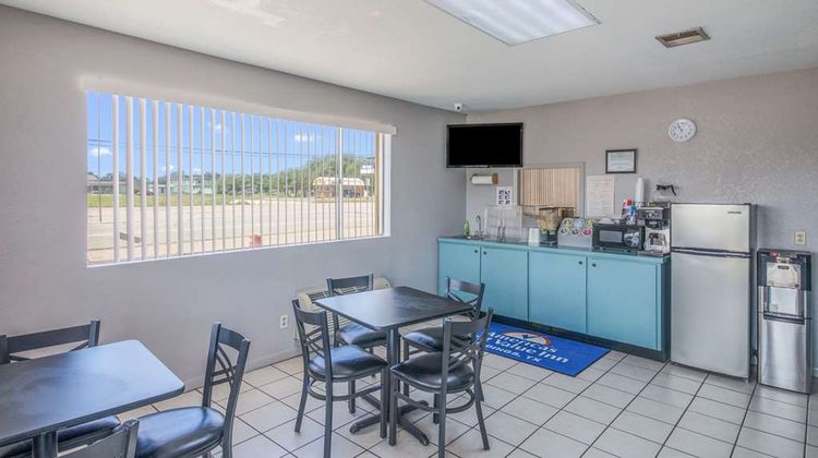 Americas Best Value Inn - Giddings Restaurant