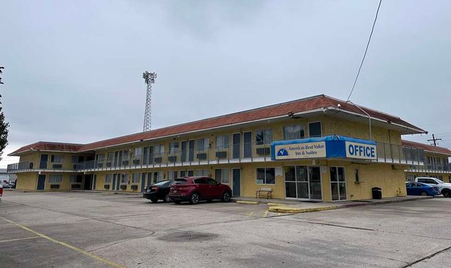 Americas Best Value Inn Exterior