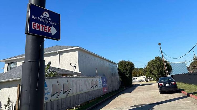Americas Best Value Inn Exterior