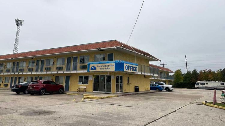 Americas Best Value Inn Exterior