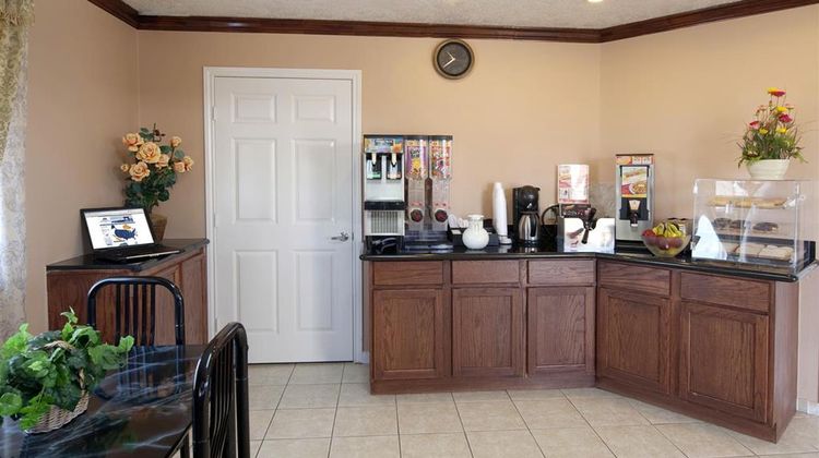 Americas Best Value Inn & Suites-Hempste Restaurant