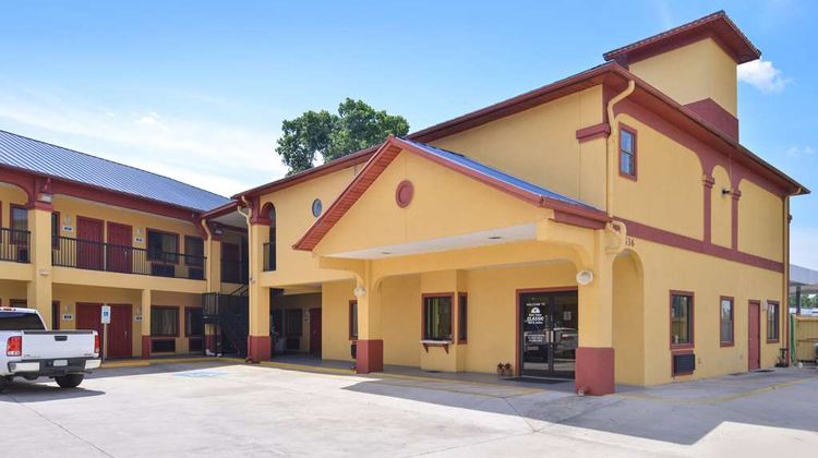 Americas Best Value Inn & Suites-Downtow Exterior