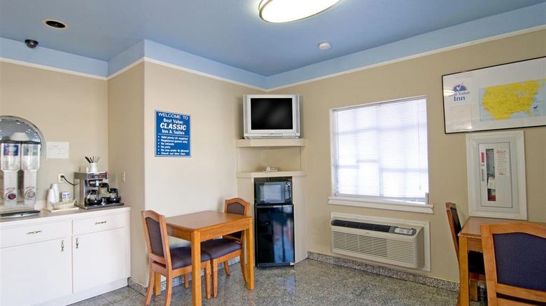 <b>Americas Best Value Inn & Suites-Downtow Lobby</b>. Images powered by <a href="https://iceportal.shijigroup.com/" title="IcePortal" target="_blank">IcePortal</a>.