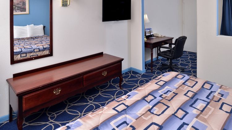 Americas Best Value Inn & Suite NW Suite