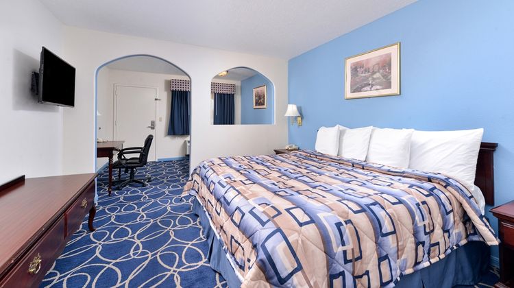 Americas Best Value Inn & Suite NW Suite