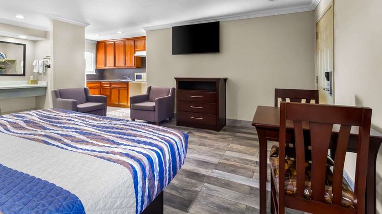 Americas Best Value Inn Room