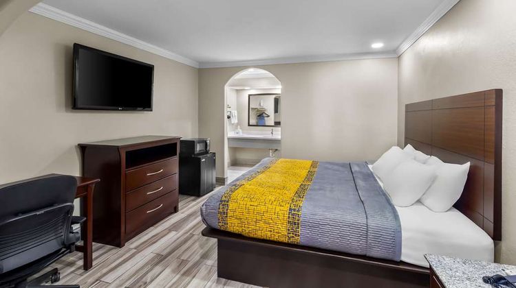 Americas Best Value Inn Suite