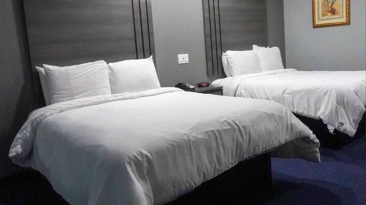 Americas Best Value Inn & Stes Bush Arpt Room