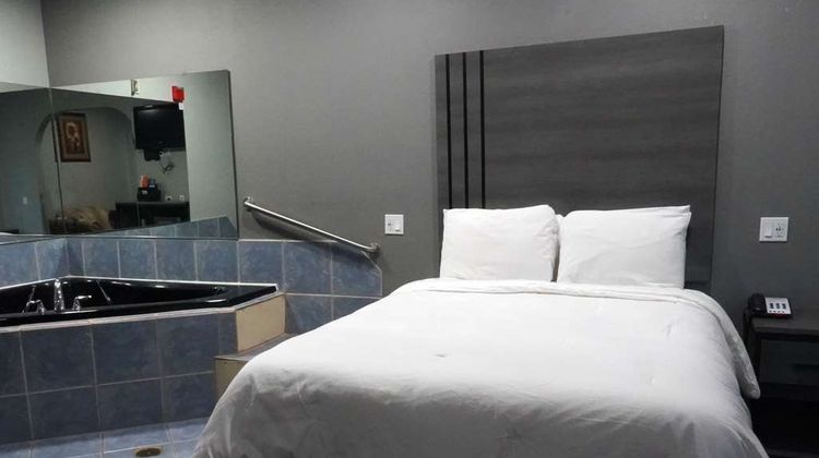 Americas Best Value Inn & Stes Bush Arpt Room