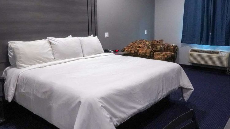 Americas Best Value Inn & Stes Bush Arpt Room
