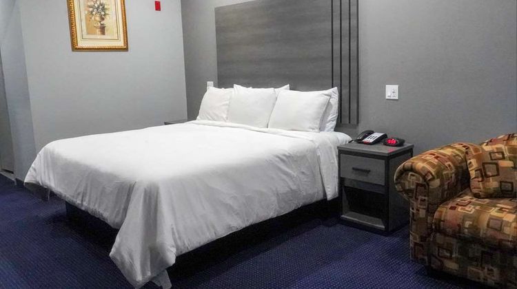 Americas Best Value Inn & Stes Bush Arpt Room