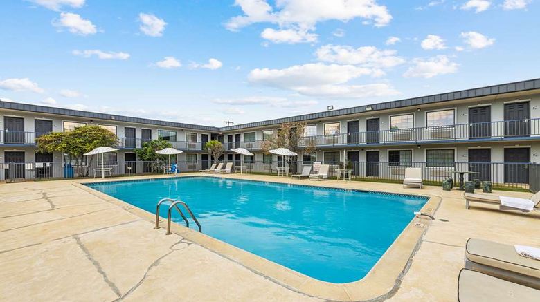 <b>Americas Best Value Inn Pool</b>. Images powered by <a href="https://iceportal.shijigroup.com/" title="IcePortal" target="_blank">IcePortal</a>.