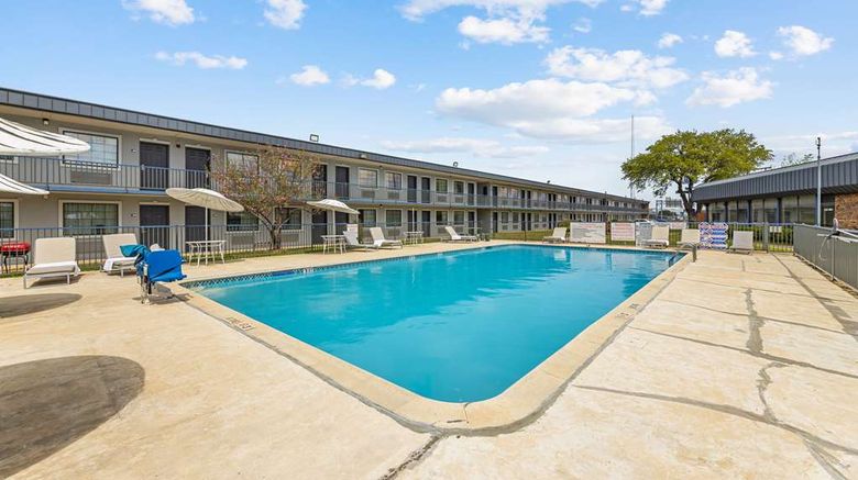 <b>Americas Best Value Inn Pool</b>. Images powered by <a href="https://iceportal.shijigroup.com/" title="IcePortal" target="_blank">IcePortal</a>.