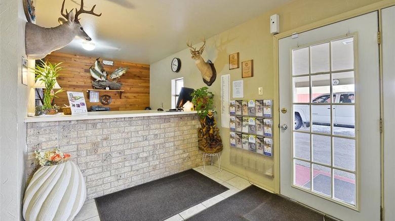 <b>Americas Best Value Inn-The Legends Inn Lobby</b>. Images powered by <a href="https://iceportal.shijigroup.com/" title="IcePortal" target="_blank">IcePortal</a>.