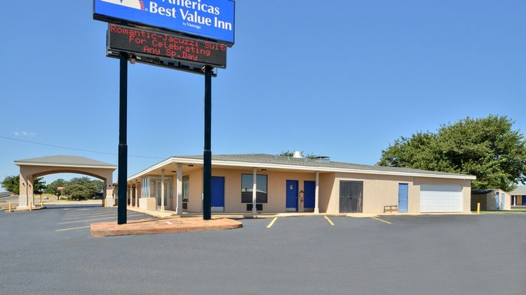 Americas Best Value Inn Exterior