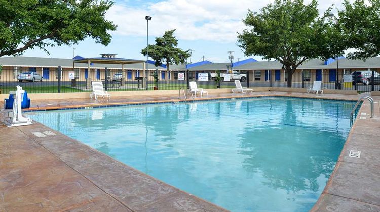 Americas Best Value Inn Pool