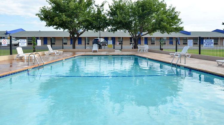 Americas Best Value Inn Pool