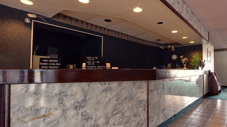 Americas Best Value Inn - Marshall Lobby