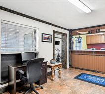 Americas Best Value Midlothian Lobby