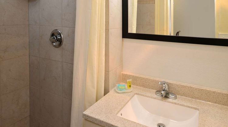 Americas Best Value Inn Room