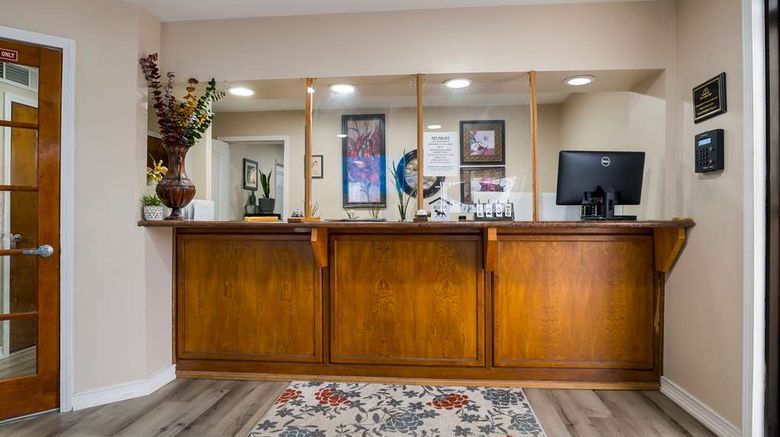 <b>Americas Best Value Inn Refugio Lobby</b>. Images powered by <a href="https://iceportal.shijigroup.com/" title="IcePortal" target="_blank">IcePortal</a>.
