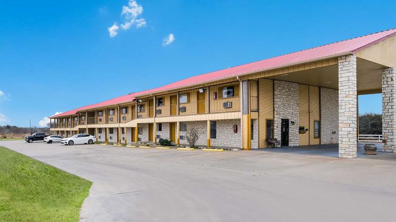<b>Americas Best Value Inn Refugio Exterior</b>. Images powered by <a href="https://iceportal.shijigroup.com/" title="IcePortal" target="_blank">IcePortal</a>.