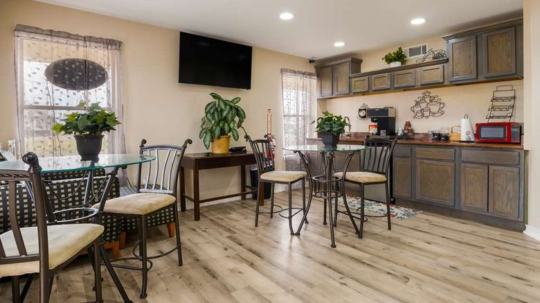<b>Americas Best Value Inn Refugio Lobby</b>. Images powered by <a href="https://iceportal.shijigroup.com/" title="IcePortal" target="_blank">IcePortal</a>.