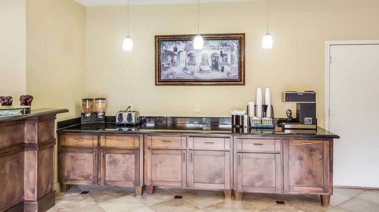 Americas Best Value Inn Tomball Restaurant