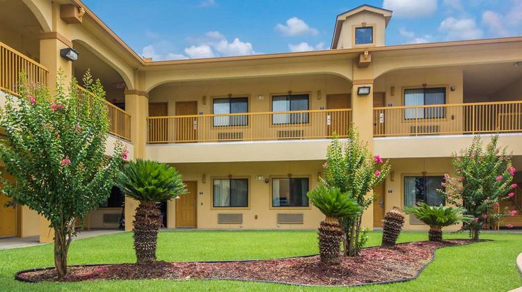 Americas Best Value Inn Tomball Exterior
