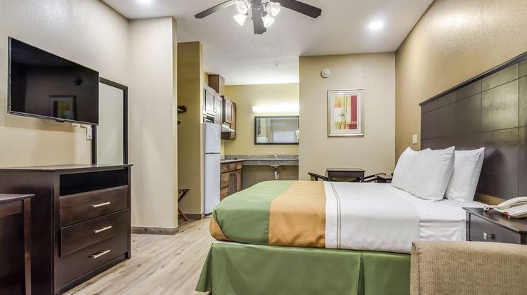 Americas Best Value Inn Tomball Room