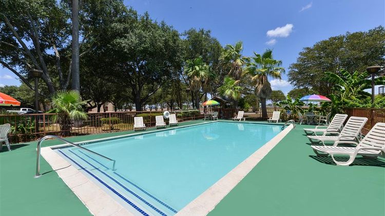 Americas Best Value Inn Pool