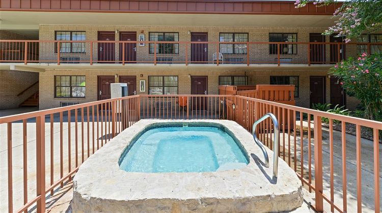 Americas Best Value Inn Pool