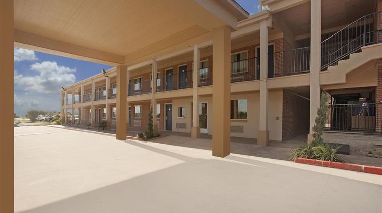 Americas Best Value Inn Exterior