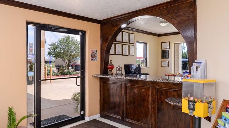 <b>Americas Best Value Inn & Suites-Waller Lobby</b>. Images powered by <a href="https://iceportal.shijigroup.com/" title="IcePortal" target="_blank">IcePortal</a>.