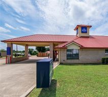 Americas Best Value Inn Exterior