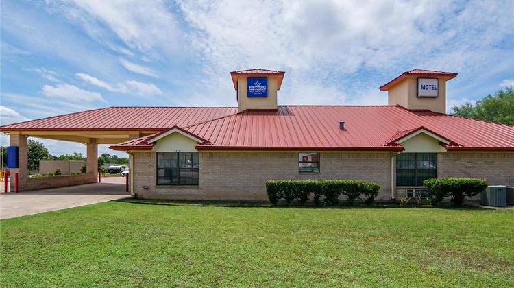 Americas Best Value Inn Exterior