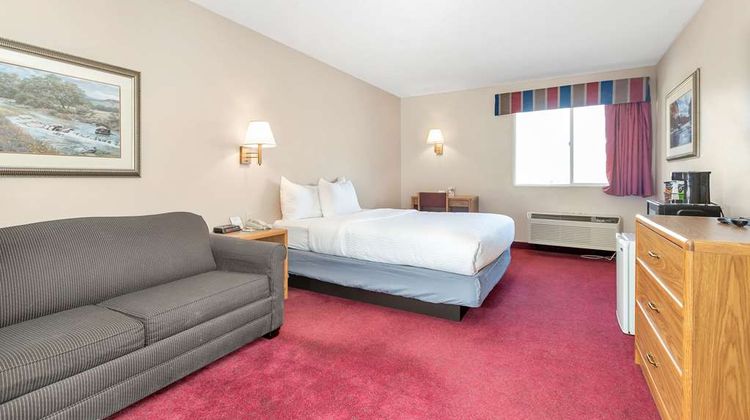 Americas Best Value Inn Room