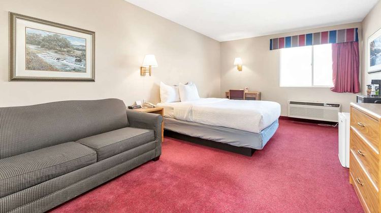 Americas Best Value Inn Room