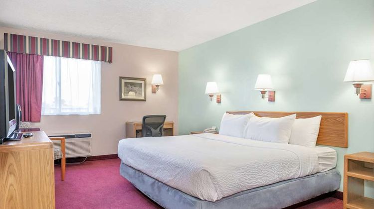 Americas Best Value Inn Room